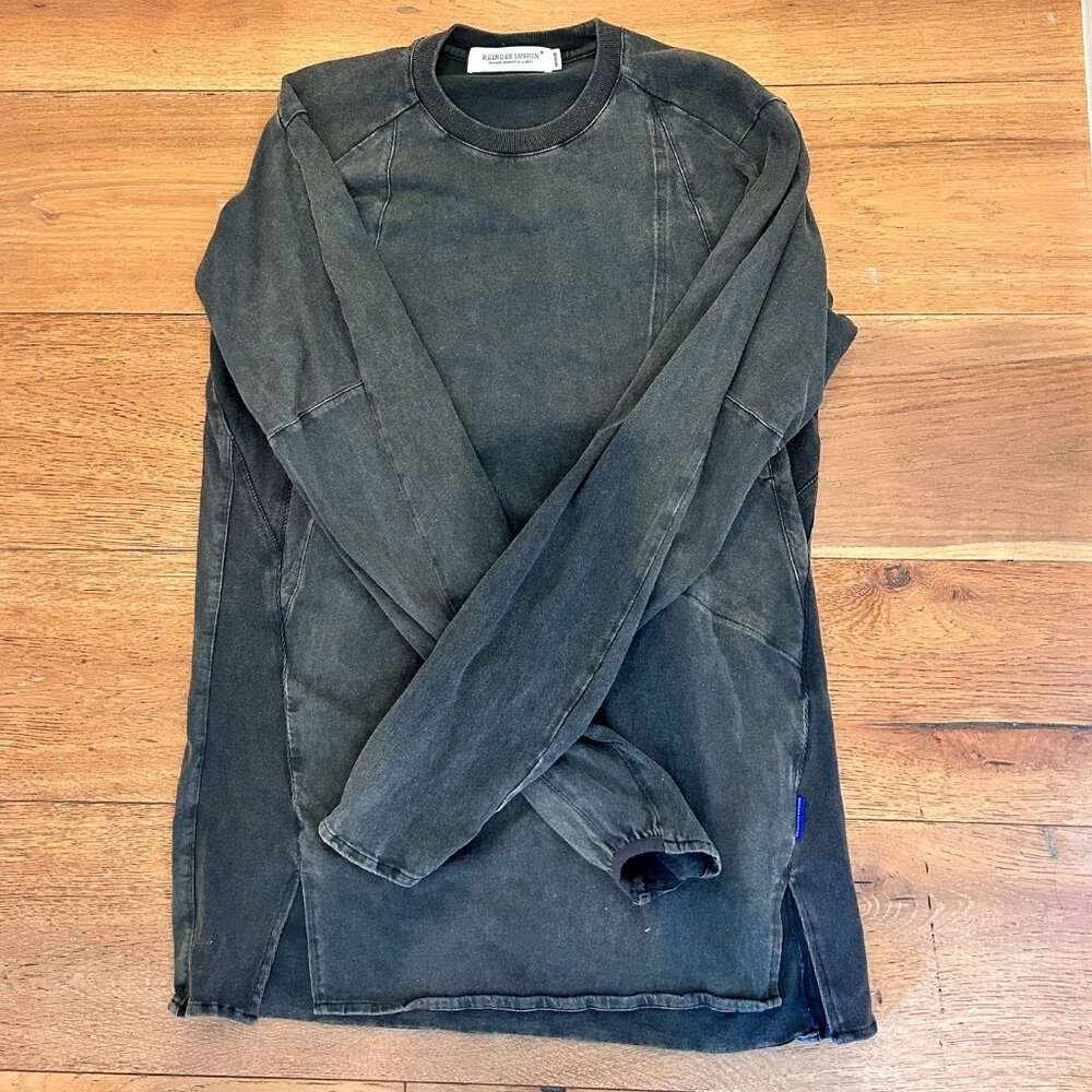 132 Split Hem Long Sleeve T-shirt